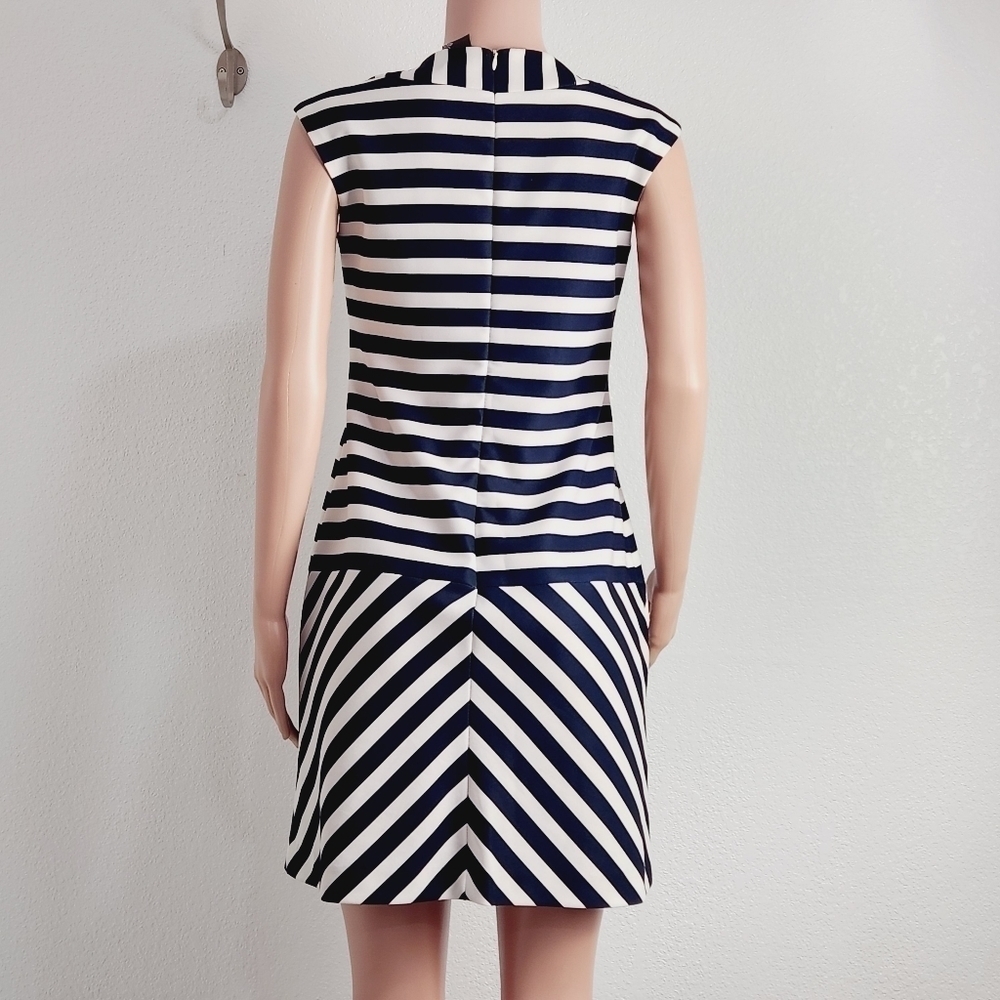 TAYLOR Dresses Women's Mock Neck Stripe Shft Dress Size: 8 - Picture 6 of 12